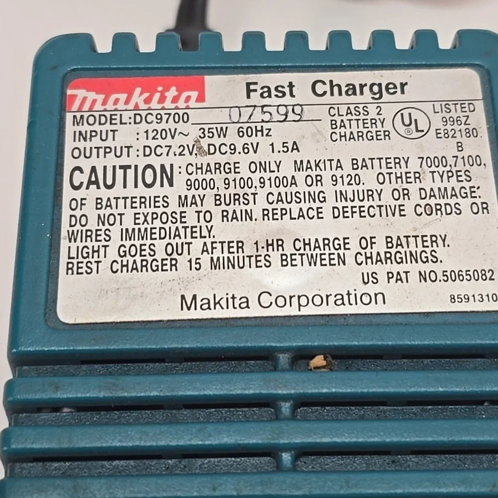 Makita DC9700‎ Fast Charger 7.2V 9.6V 120V 35W Class 2 Battery Tool USA Blue